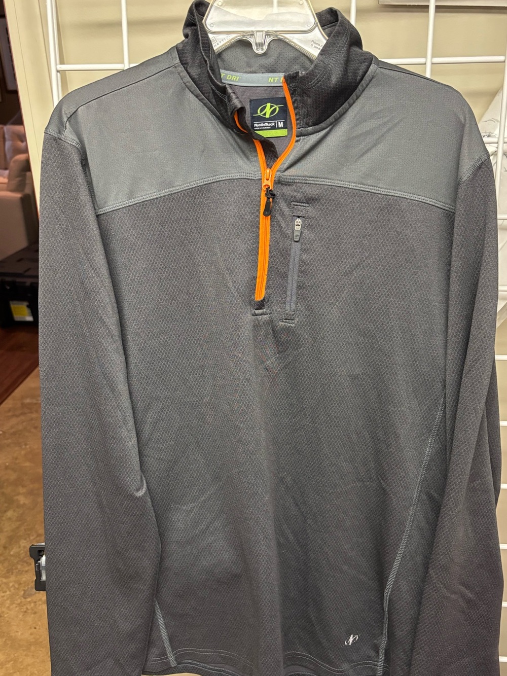 NordicTrack NT Dri Quarter Zip Activewear Pullover Size Medium EUC